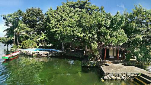 Hotel Isleta El Roble