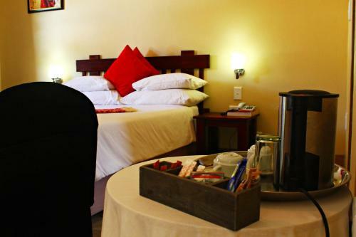 Hostal Mango Guest House