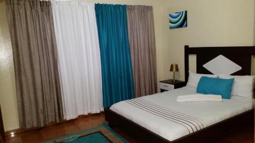 Hostal Dolphin Guest House