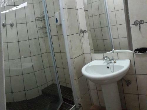 Hostal Zzz Guesthouse