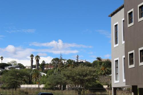 Modern Apartment - Riverlet 12