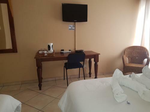 Oshandira Lodge