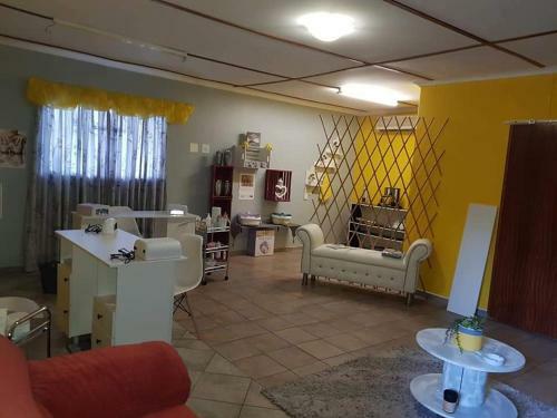 Oshandira Lodge