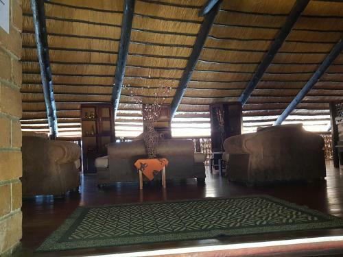 Oshandira Lodge