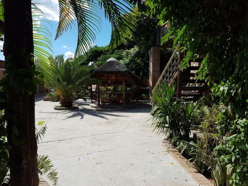 Oshandira Lodge