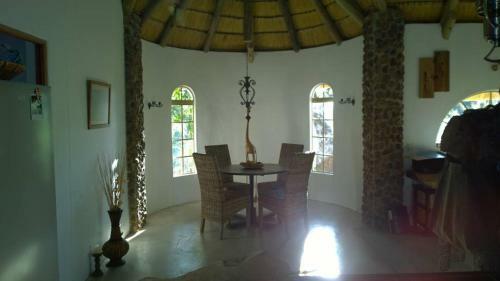 Mobola Lodge