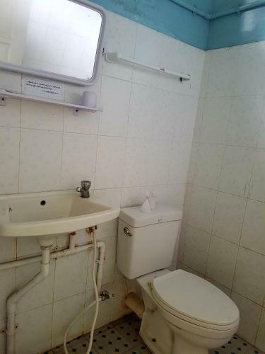 Hostal Myint Mho San Guest House - Burmese Only