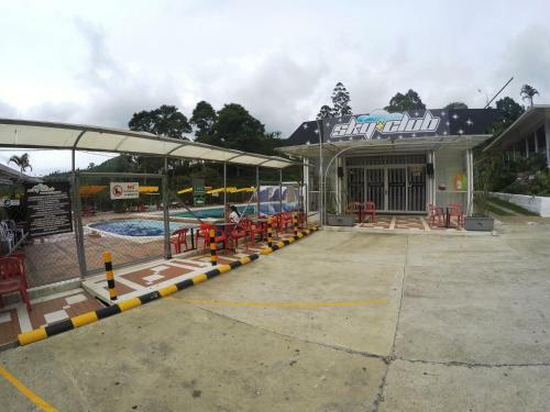 Sky Club Eco Hotel