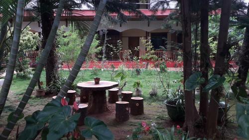 Golden Cave Hotel