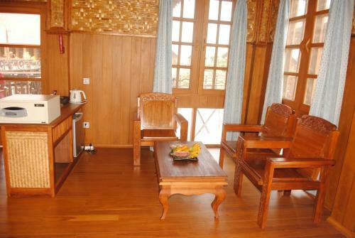 Hotel Golden Island Cottages Nampan