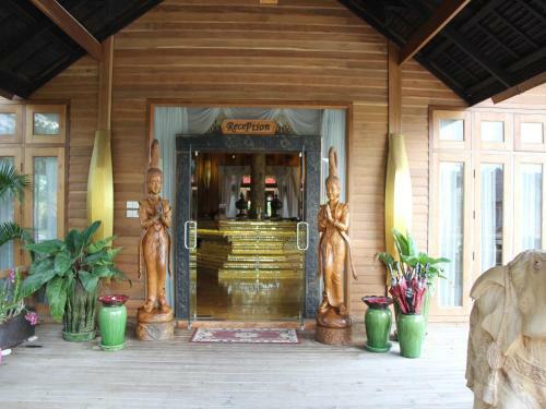 Hotel Royal Nadi Resort