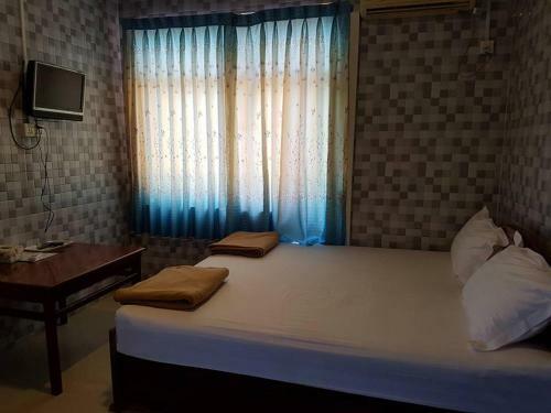 Hostal Moe Myint Thu Guest House - Burmese Only