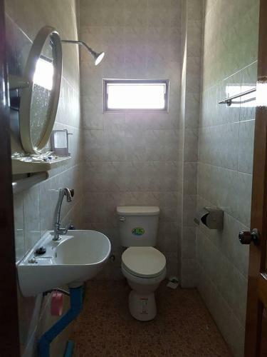 Hostal Moe Myint Thu Guest House - Burmese Only
