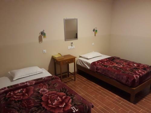 Golden Crown Motel
