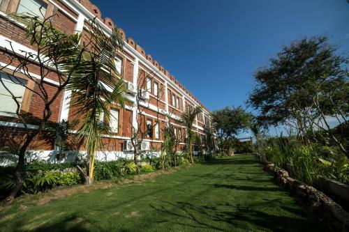 Bagan Vertex Hotel