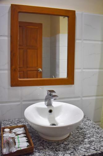 Shwe Poe Eain Hotel