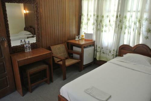 Kyaw Hotel