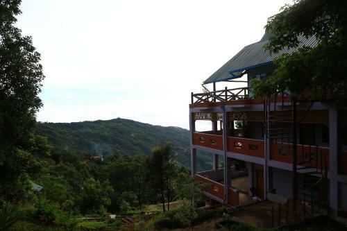 The Floral Breeze Hotel (mt. Victoria)