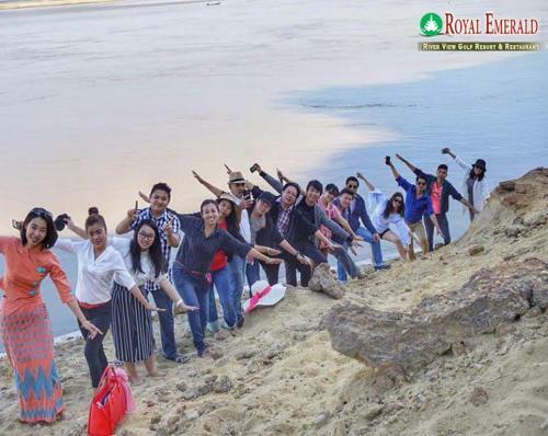 Hotel Royal Emerald River View Resort