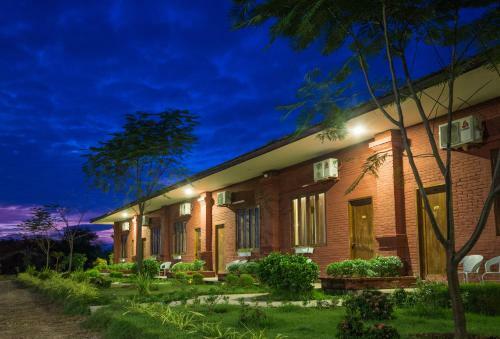 Hotel Royal Emerald River View Resort