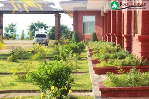 Hotel Royal Emerald River View Resort