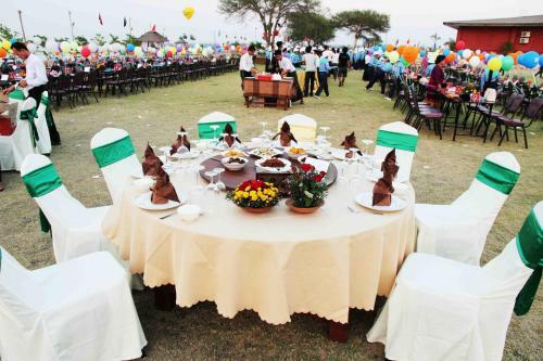 Hotel Royal Emerald River View Resort
