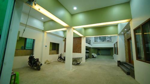 Present Hotel