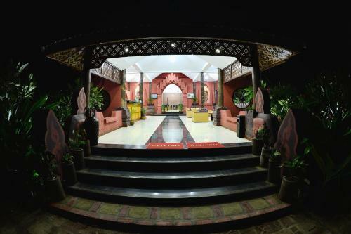 Cherry Bagan Hotel