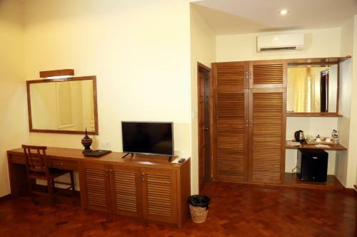 Gracious Bagan Hotel