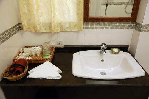 Gracious Bagan Hotel
