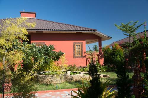 Gracious Bagan Hotel
