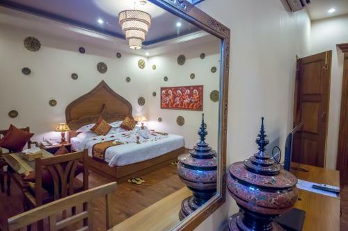 Gracious Bagan Hotel
