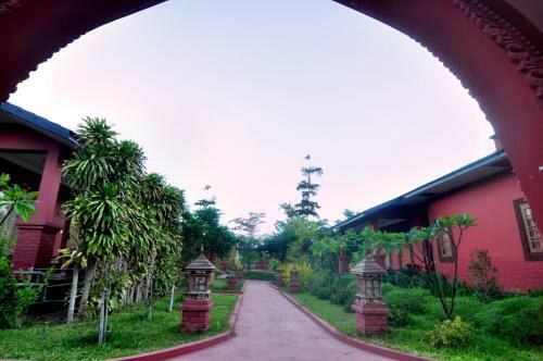 Gracious Bagan Hotel