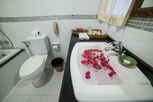 Gracious Bagan Hotel