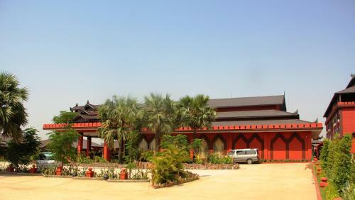 Gracious Bagan Hotel