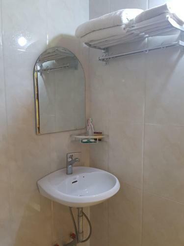 Hostal Kaung Sett Paing Guest House - Burmese Only