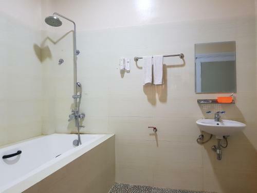 Man Thi Tar Hotel