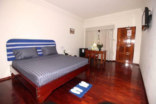 Myanmar Life Hotel