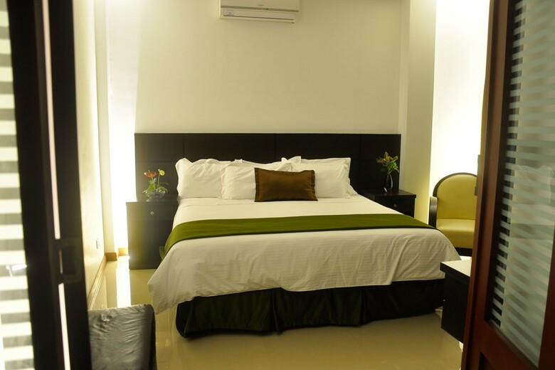 Hotel Serenity Suites