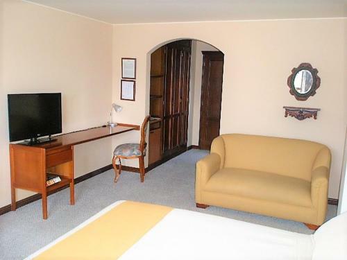 Hotel Dinastia Real