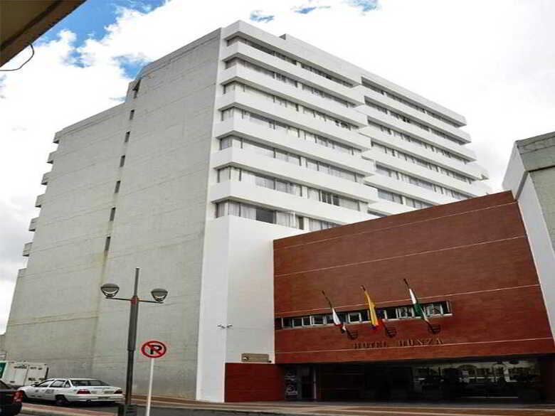 Hotel Hunza Y Centro De Convenciones