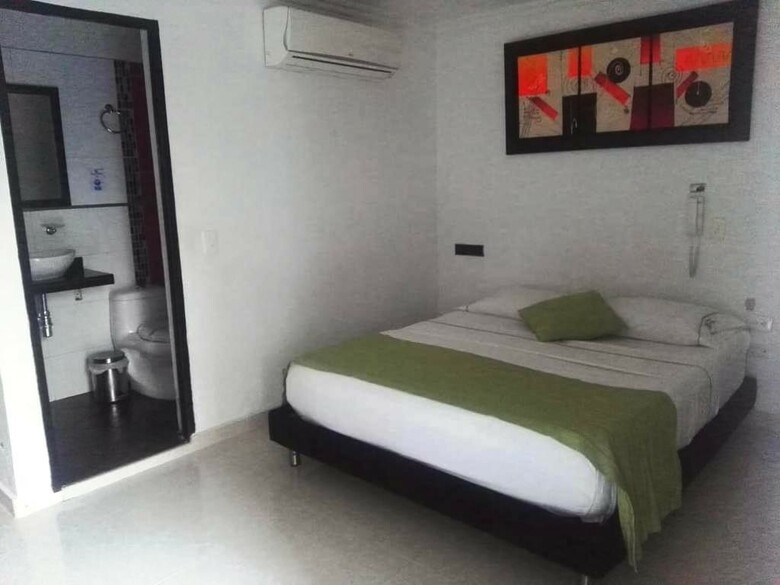 Confort Plaza Hotel
