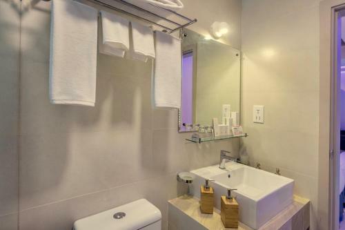 Hostal The Avenue & Spa