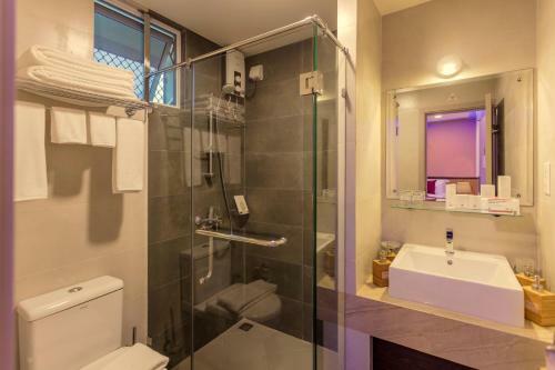Hostal The Avenue & Spa
