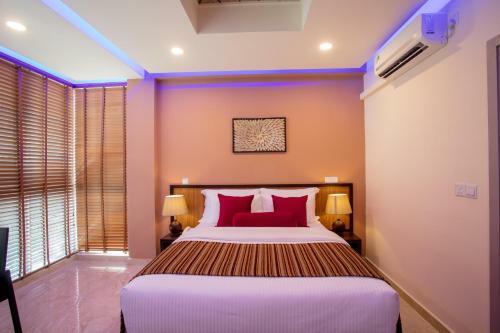 Hostal The Avenue & Spa