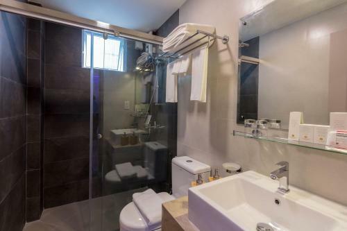 Hostal The Avenue & Spa