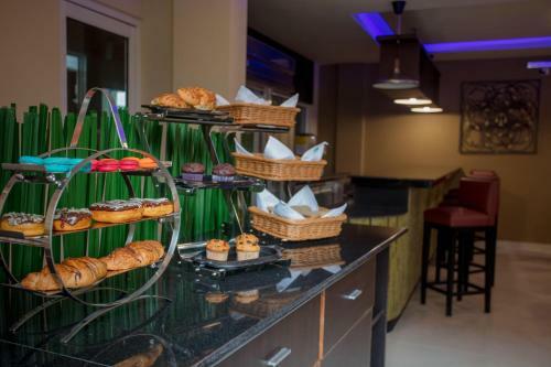 Hostal The Avenue & Spa