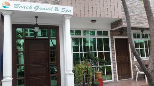Hostal Beach Grand And Spa