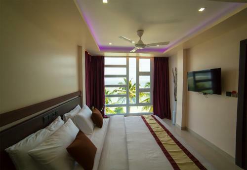 Hostal The White Harp Beach Hotel