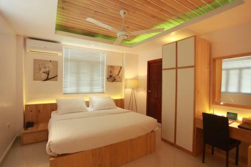 Hostal Pine Lodge